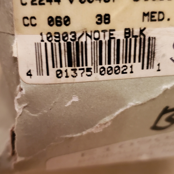 Walking Co. Women's Black Sandals w/ Original Box - Picture 6 of 16